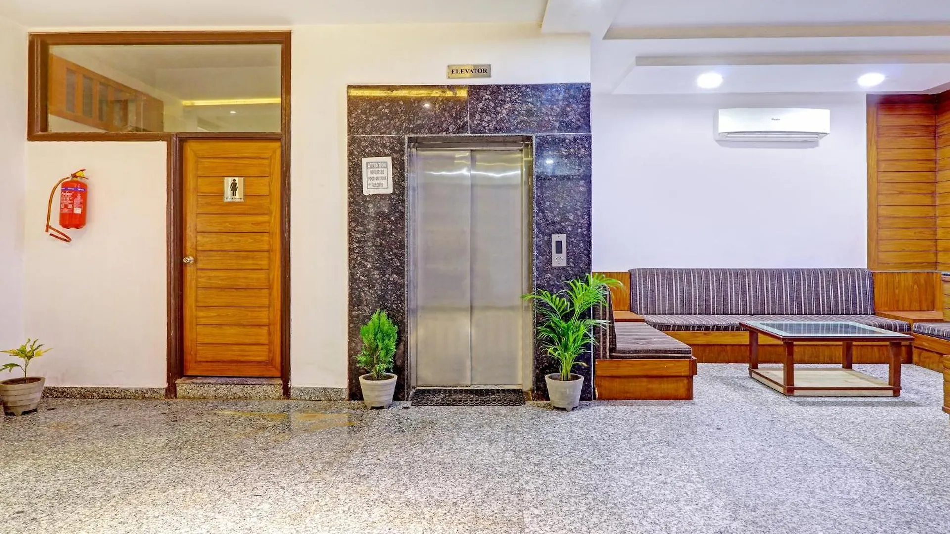 Hotel Castle View Agra  3*, Agra (Uttar Pradesh) India