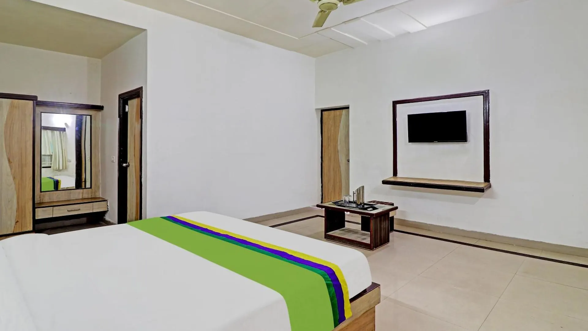 Hotel Castle View Agra  3*, Agra (Uttar Pradesh) India