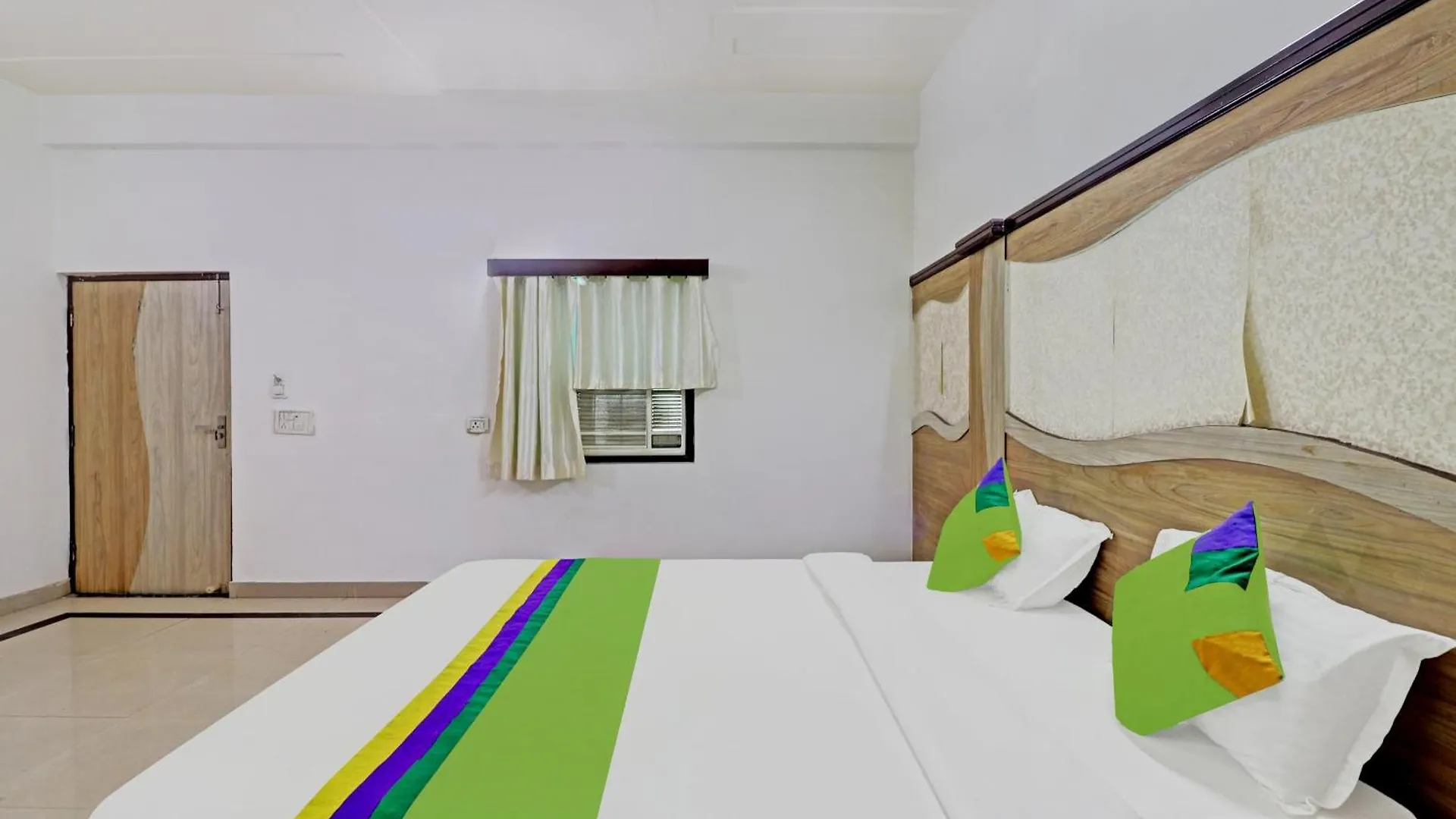 Hotel Castle View Agra  Agra (Uttar Pradesh)